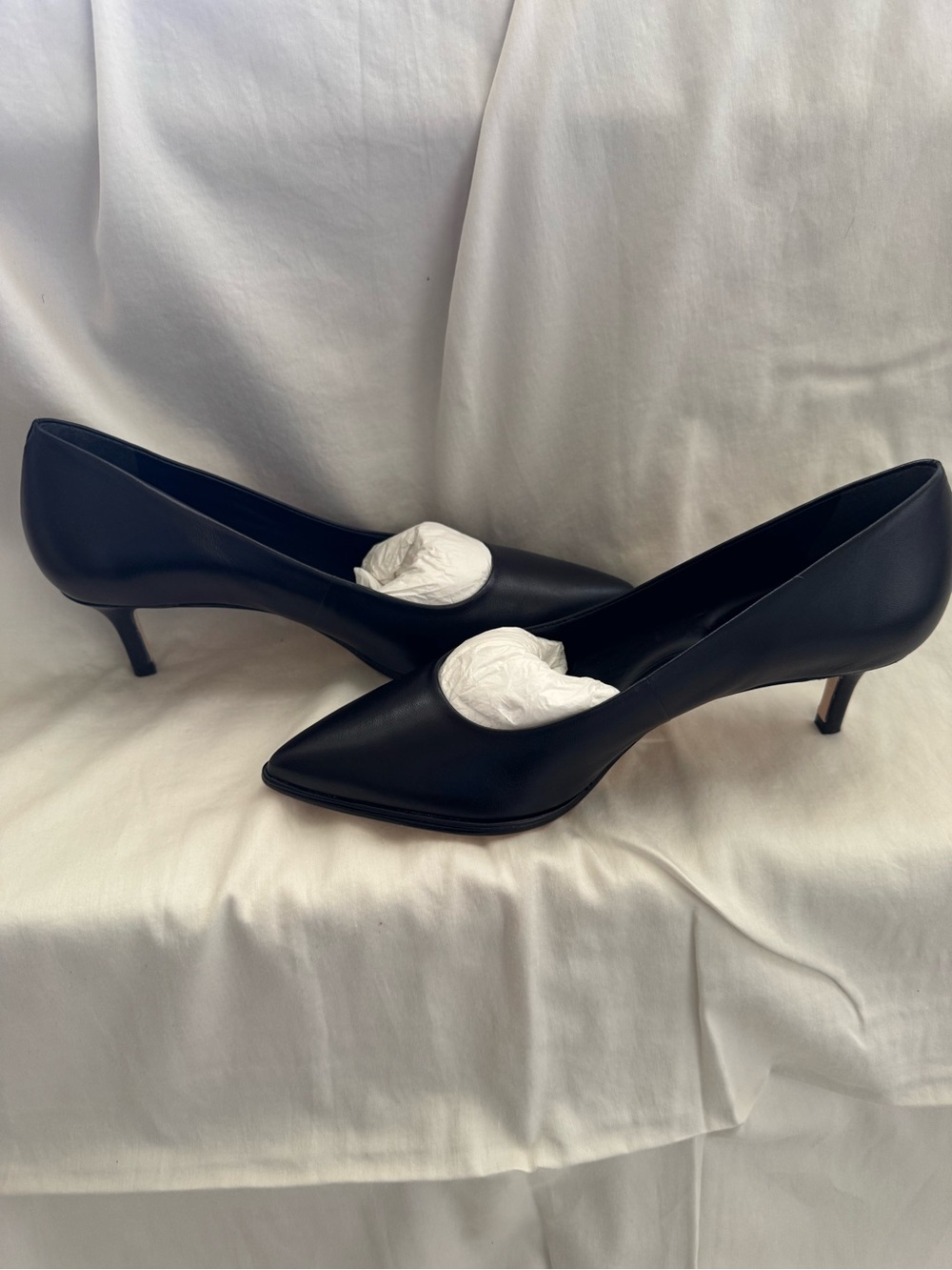 ANTONIO MELANI Black Pointed-Toe Low Heel Pumps
